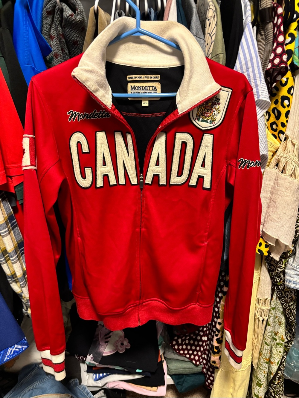 Mondetta Red Canada Zip-Up women’s Jacket with Cream Collar